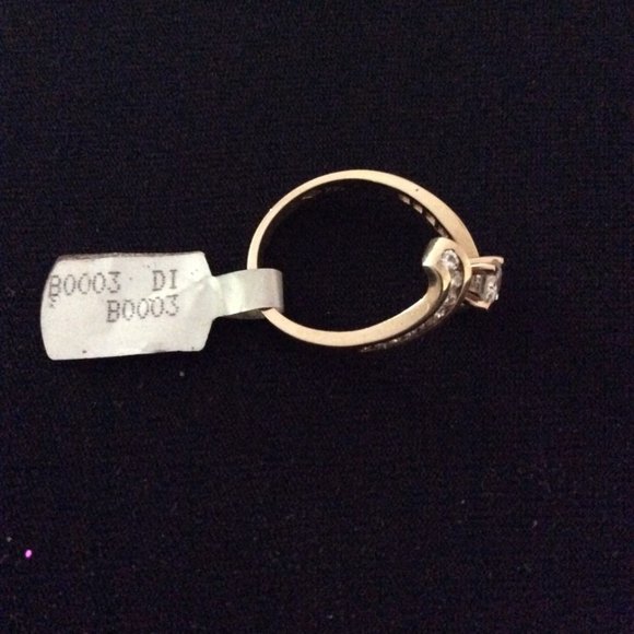 🌟 🌸HOST PICK 🌟 🌸 NWT 14K GENUINE GOLD & DIAMOND RING W/APPRAISAL MSRP $4,300 - Picture 4 of 6